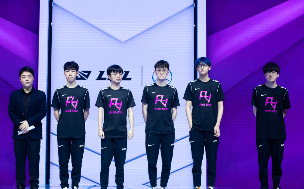 在休赛期的 在休赛期的